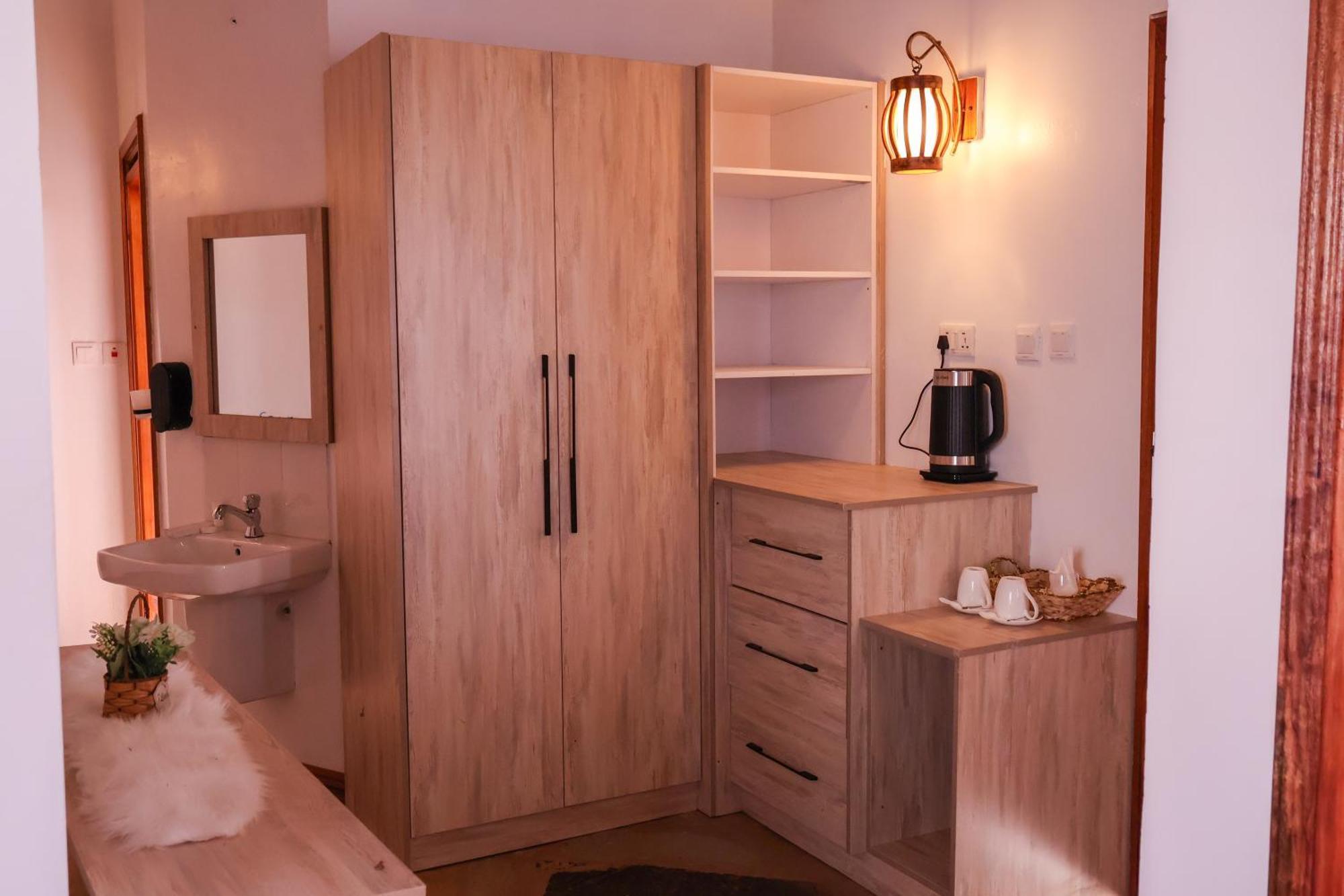 Winter Villa Resort & Spa Limited Embu Ngoại thất bức ảnh